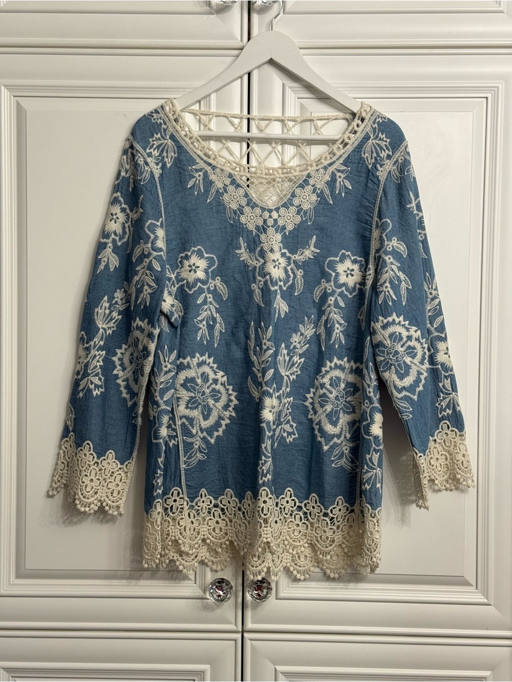 Omango Bohemian Style Blue Floral Lace/Embroidered Trim Tunic Top Vintage